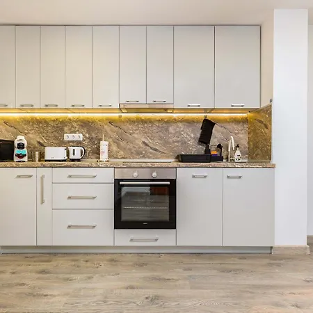 Apartment Top-floor Flat With Balcony By Flat Manаger Plovdiv