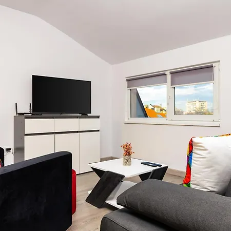 Top-floor Flat With Balcony By Flat Manаger Апартамент *