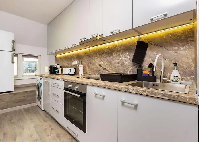 Top-floor Flat With Balcony By Flat Manаger Apartment