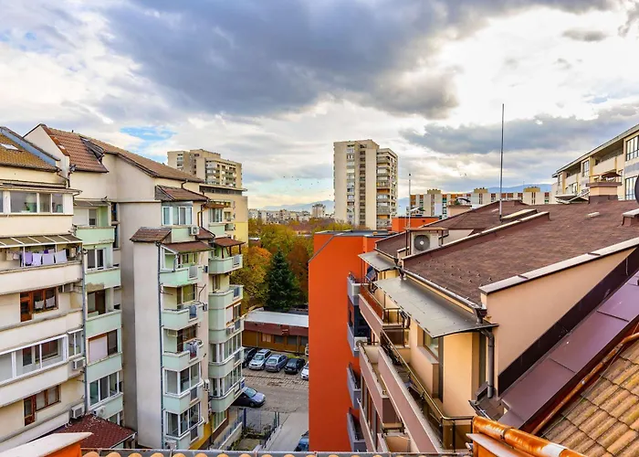 Top-floor Flat With Balcony By Flat Manаger