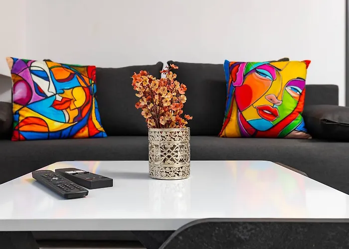 Top-floor Flat With Balcony By Flat Manаger Apartment *