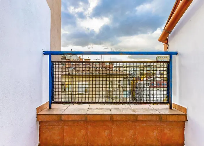 Apartment Top-floor Flat With Balcony By Flat Manаger *